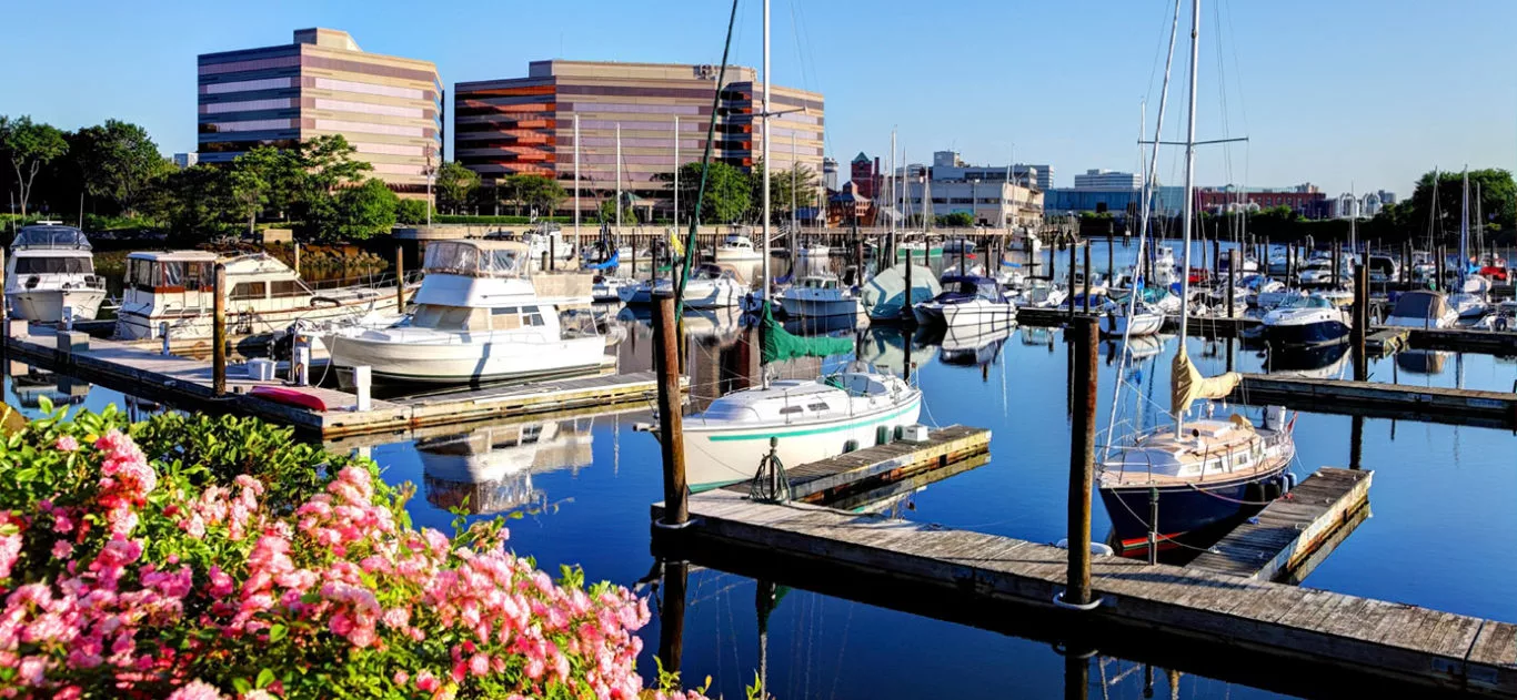 Discover Boating Teams Up with SHAPE, Highlighting Women + Wellness on the  Water